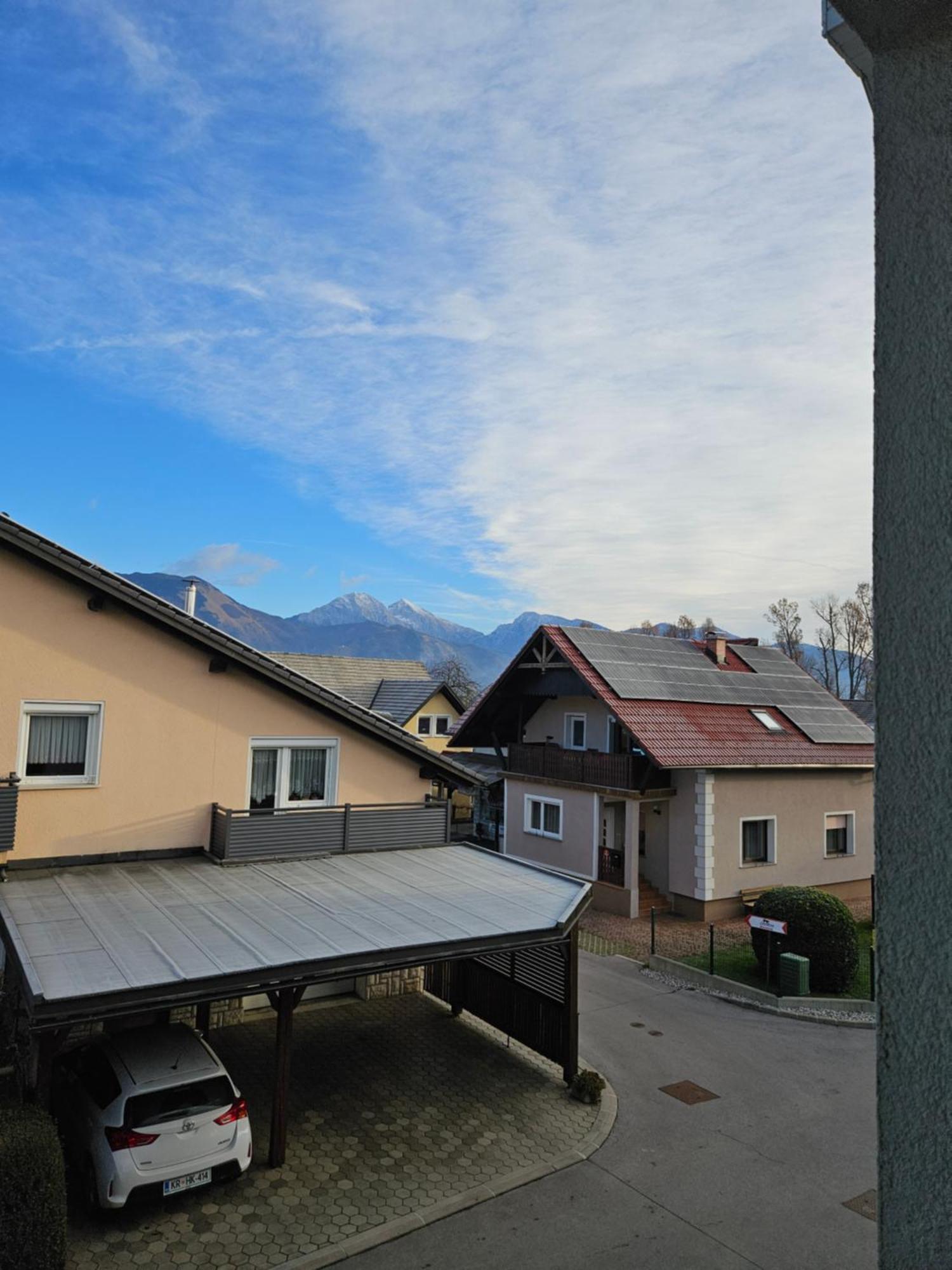 Dezman Apartments & Rooms Kranj Exterior photo