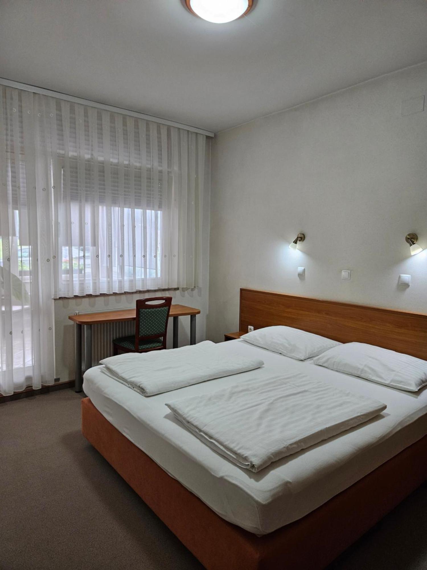 Dezman Apartments & Rooms Kranj Exterior photo